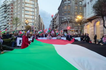 Cientos de personas se manifiestan en Vigo contra la guerra