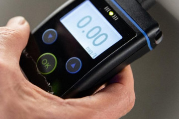 Archivo - Policía Municipal intensifica los controles de alcoholemia y drogas ante las cenas de Navidad