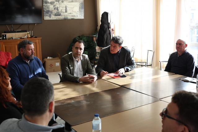 J.R. Gómez Besteiro, reunido junto al alcalde de Caldas para anunciar la cancelación del proyecto