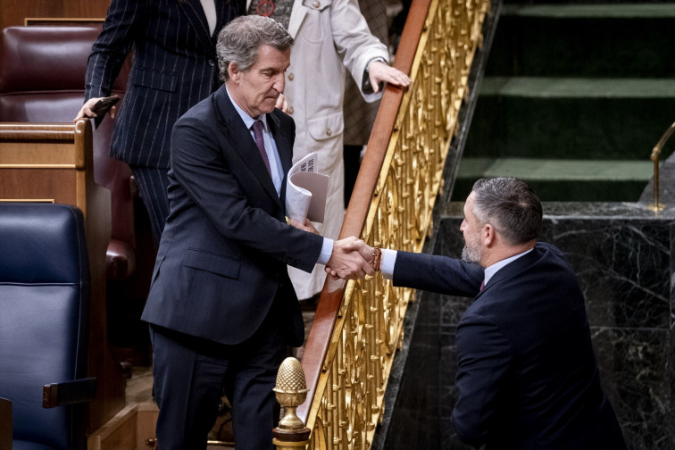 Los patriotas Feijóo y Abascal, los sumisos de Trump