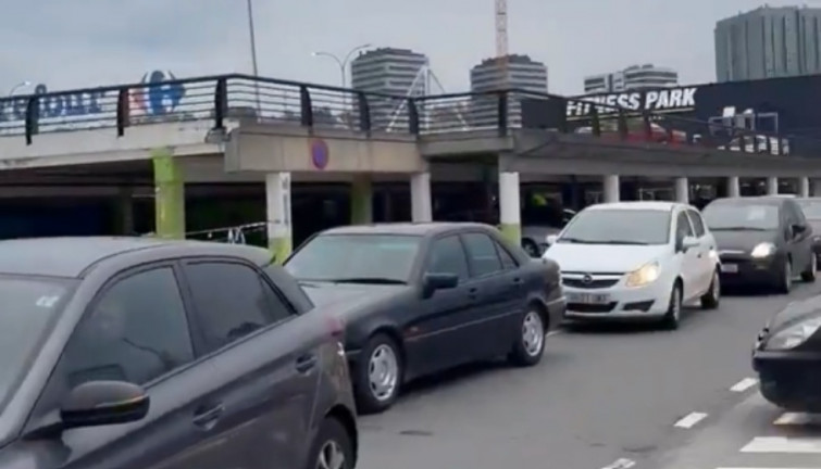 Primeras colas en las gasolineras gallegas ante el alza del 10% del combustible por la guerra de Irán