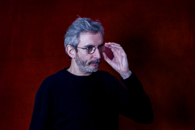 Archivo - El músico Xoel López posa para Europa Press, a 11 de enero de 2024, en Madrid (España). Xoel López es un músico de pop español. El artista gallego lanzó su decimosexto álbum Caldo Espírito en 2023.