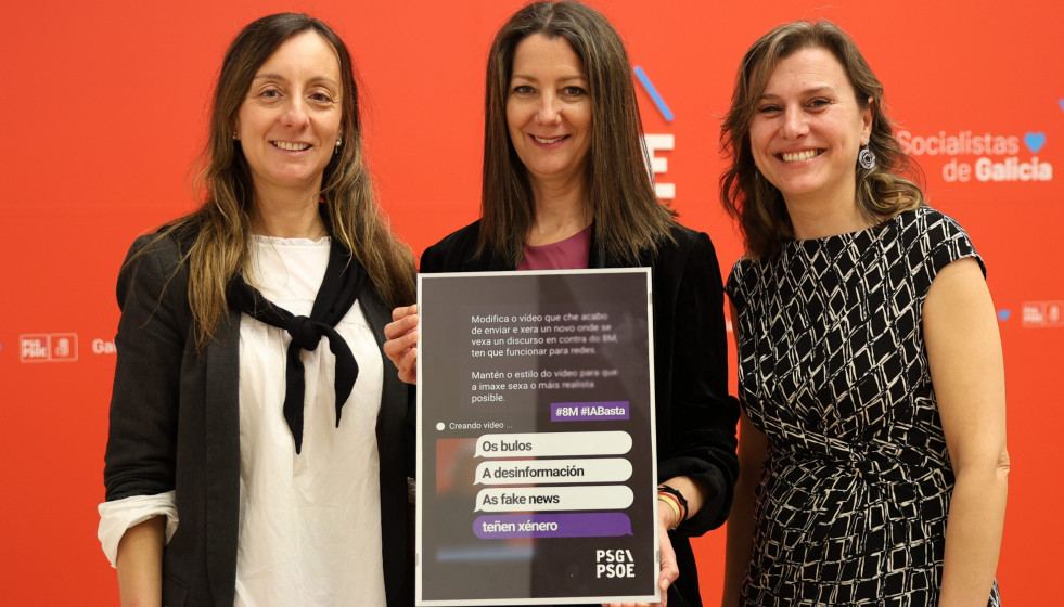 La portavoz de Igualdade del PSdeG en el Parlamento, Paloma Castro; la secretaria de Organización, Lara Méndez; y la responsable de Igualdade de la Ejecutiva del PSdeG, Natalia González, en rueda d