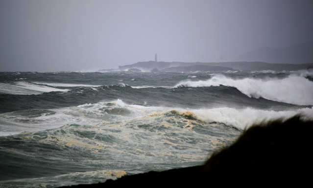 Archivo - Playa de Ponzos, a 20 de octubre de 2023, en Ferrol, A Coruña, Galicia (España). La Xunta ha activado para hoy la alerta roja por temporal costero en el litoral Norte y Noroeste de la provincia de A Coruña, incluyendo la ciudad, y en la costa lu