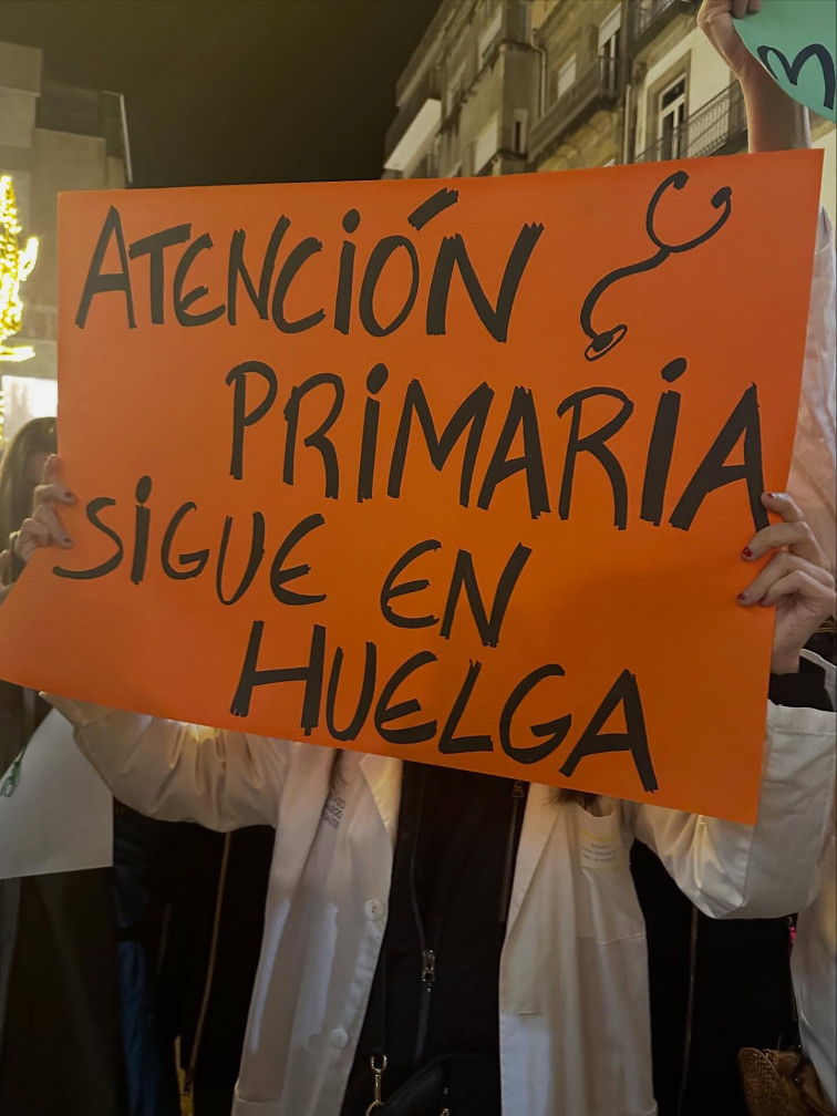 Así negocia el SERGAS la huelga de médicos: sin el conselleiro y con menos de hora y media para hablar