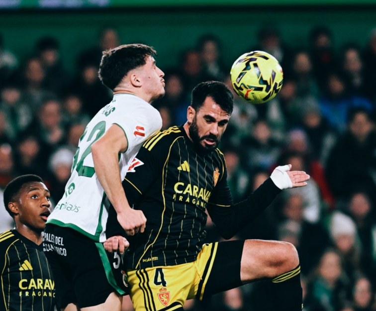 Pablo Insua, de poder pelear el regreso a Primera del Dépor a intentar no descender con el Real Zaragoza