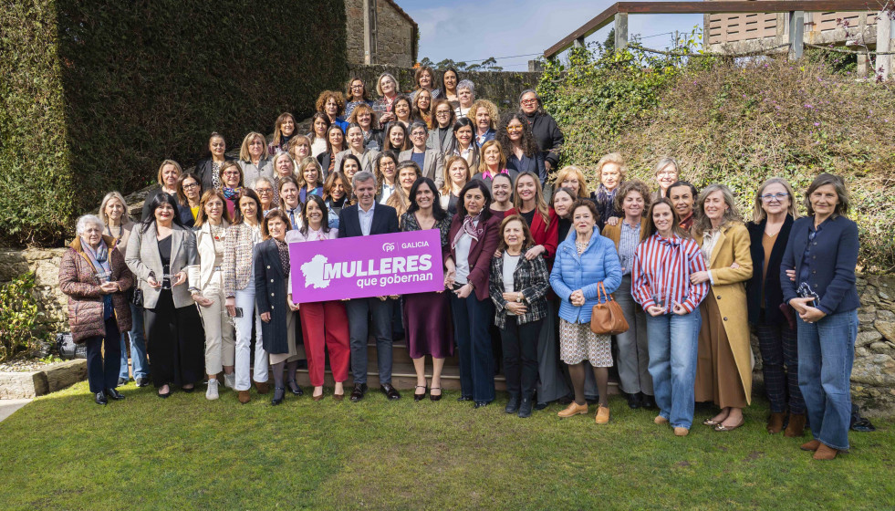 Acto conmemorativo del PPdeG en Ribeira por el 8M.