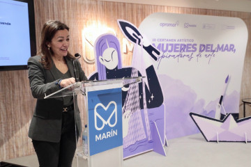 La conselleira do Mar, Marta Villaverde, participa en la inauguración del III certamen artístico 'Mulleres do Mar, inspiradoras do arte'.