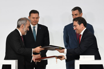 El ministro de Asuntos Exteriores, José Manuel Albares,  junto a su homólogo portugués, Paulo Rangel, durante la XXXVI Cumbre Hispano-Portuguesa bajo el lema 'Alianza Ibérica para Seguridad Climá