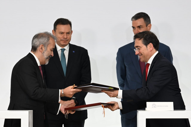 El ministro de Asuntos Exteriores, José Manuel Albares,  junto a su homólogo portugués, Paulo Rangel, durante la XXXVI Cumbre Hispano-Portuguesa bajo el lema 'Alianza Ibérica para Seguridad Climática', a 6 de marzo de 2026, en La Rábida (Huelva).