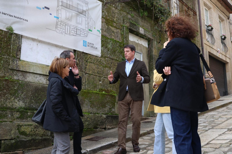 El Secretario Xeral Del Psdeg, José Ramón Gómez Besteiro, Visita Tui Para Denunciar El Estado De Abandono De Inmuebles Comprados Por La Xunta