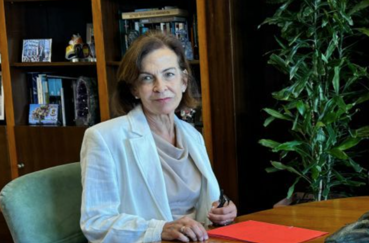 Grave accidente en Vigo: la Valedora da Cidadanía, Dolores Galovart, en la UCI tras chocar en la AP-9