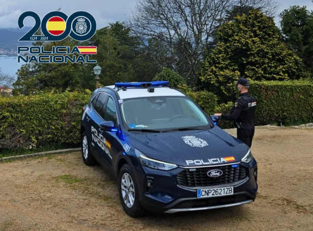 Imagen de un coche de la Policía Nacional en Vigo.
