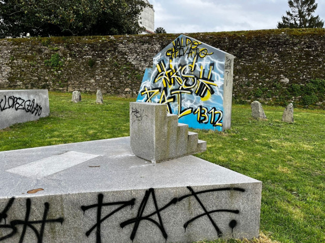 Conjunto escultórico de Leopoldo Nóvoa en Bonaval