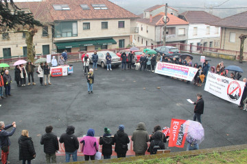 Concentracion en Cartelle contra las eólicas