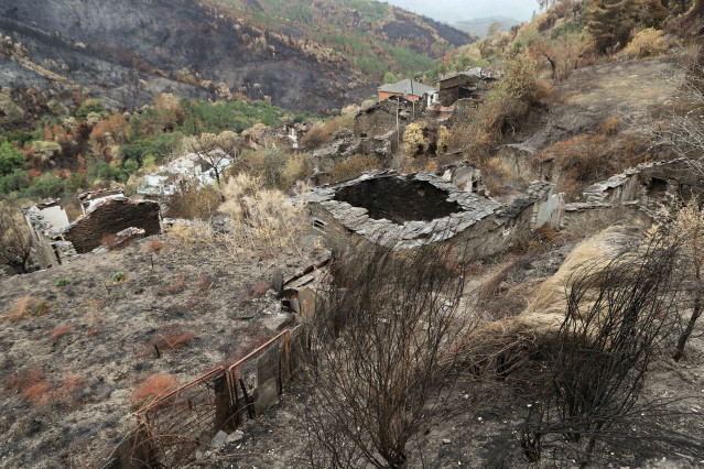 Archivo - Efectos del incendio de Larouco en Ourense