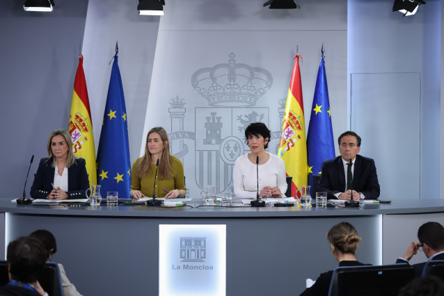(I-D) La ministra de Educación, Milagros Tolón, la vicepresidenta tercera y ministra de Transición Ecológica , Sara Aagesen, la ministra de Inclusión, Seguridad Social y Migraciones, Elma Saiz, y el ministro de Exteriores, José Manuel Albares,