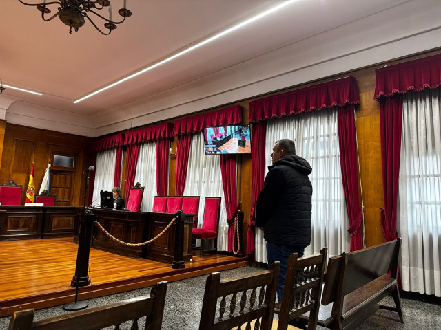 Acepta tres años de prisión el cabecilla del grupo dedicado a fabricar tabaco ilegal en Coles, Ourense, Galicia.