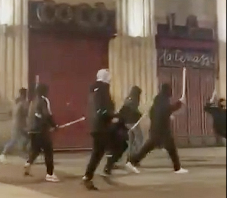 Vídeos | Graves disturbios entre ultras del Celta de Vigo y del Lyon con varios hospitalizados