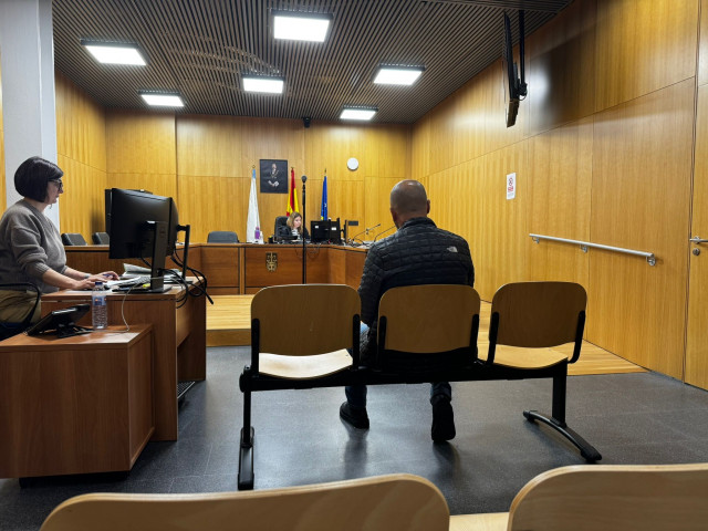 Piden 3 años y 9 meses de cárcel para un acusado de un delito de sustracción de menores y otro de desobediencia en Ourense