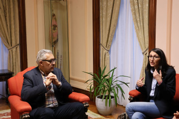 Reunión entre Miguel Fernández y Rosa Crujeiras