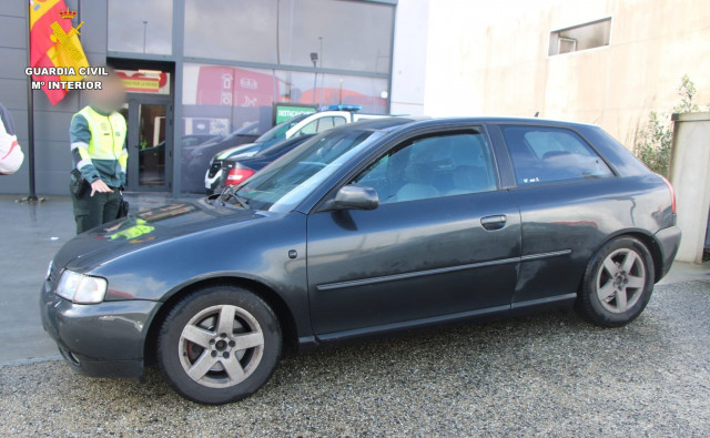 Investigado un conductor que colisionó contra un ciclista en O Pino (A Coruña), dejándolo herido grave, y que huyó del lugar del accidente.