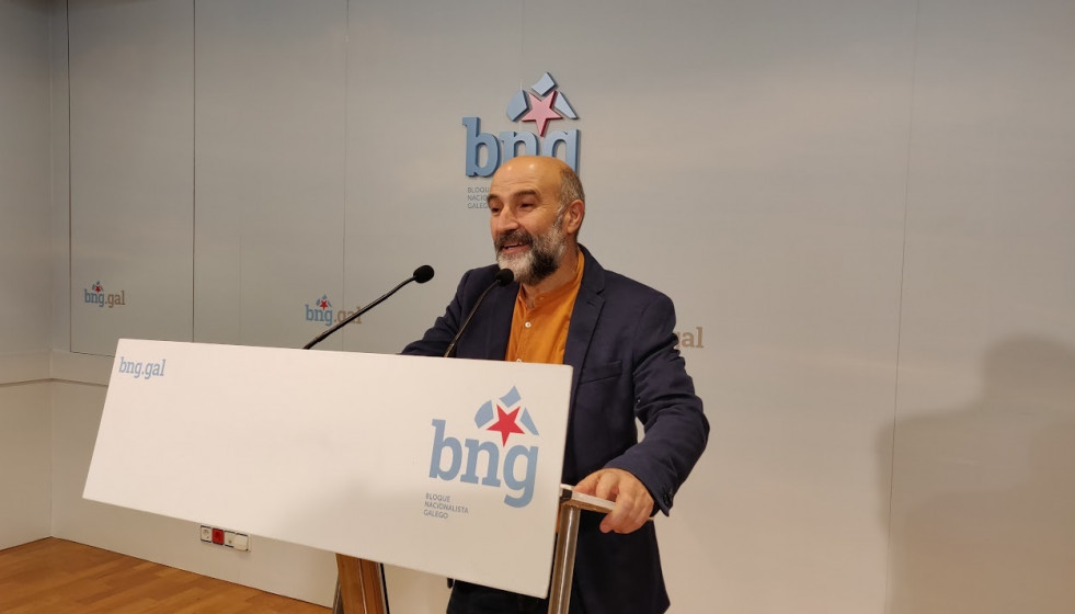 El diputado del BNG en el Congreso, Néstor Rego, en una rueda de prensa.