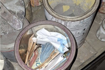 Dinero intervenido en el operativo en Tui.