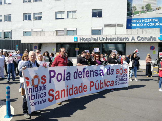 Archivo - Protesta ante el Chuac en demanda de medidas contra las agresiones