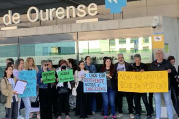 Protesta de ASGACOP frente al Hospital de Ourense