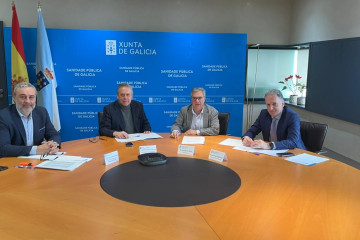 El conselleiro de Sanidade, Antonio Gómez Caamaño, se reúne con el presidente de la Diputación de Ourense, Luis Menor.