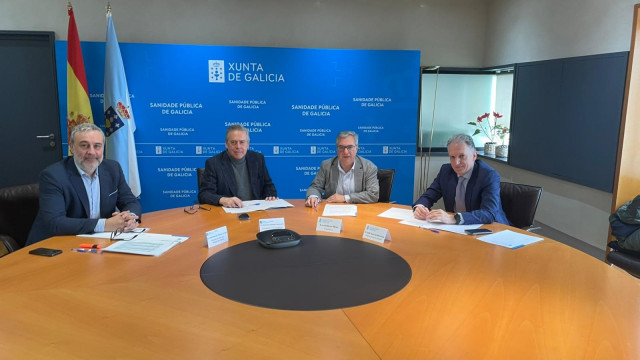 El conselleiro de Sanidade, Antonio Gómez Caamaño, se reúne con el presidente de la Diputación de Ourense, Luis Menor.