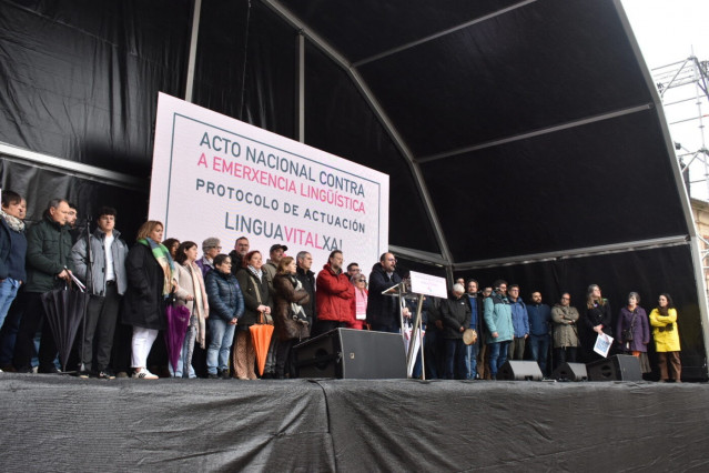 Asamblea de aprobación del protocolo 'Lingua Vital', a 14 de marzo de 2026, en Santiago de Compostela.