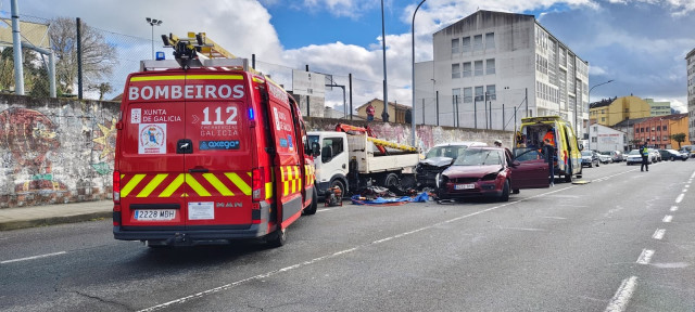 Accidente entre un coche y una furgoneta en Fene (A Coruña), a 14 de marzo de 2026.