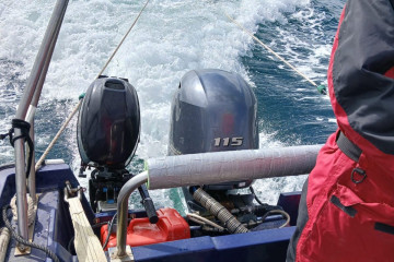 Rescate de una embarcación a la deriva en la Ría de Pontevedra