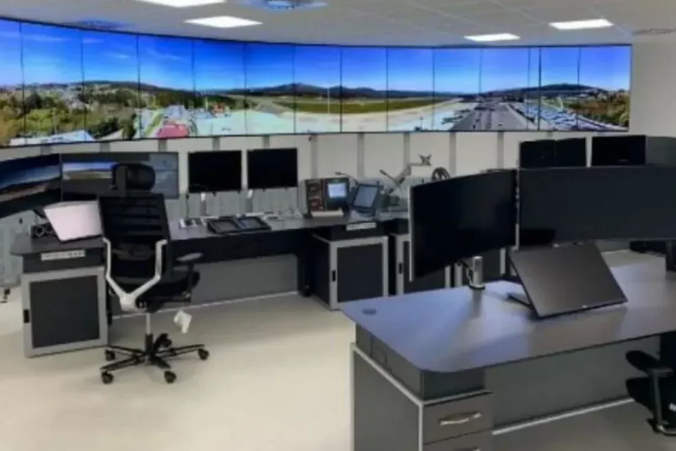 Torre de control remota que controla el aeropueto de Vigo