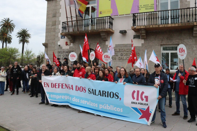 Protesta de representantes del Área Pública de la CIG