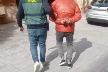 La Guardia Civil de Ourense desarticula un grupo criminal dedicado a estafar a clientes de un banco electrónico