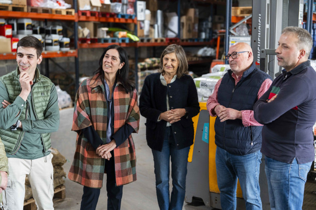 La secretaria general del PPdeG, Paula Prado, en una visita en una cooperativa de Forcarei (Pontevedra).