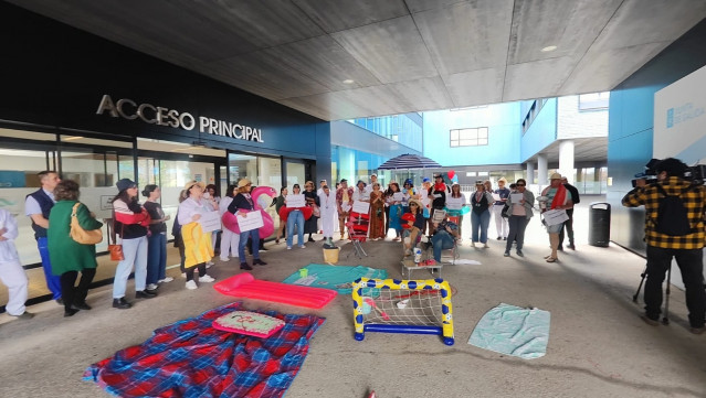 Concentración de trabajadores del área sanitaria de Vigo, para protestar por la 