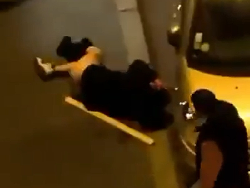 Aficcionado del Celta apuu00f1alado en Lyon