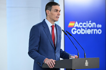 El presidente del Gobierno, Pedro Sánchez, realiza una declaración institucional para valorar los últimos acontecimientos internacionales, en el Palacio de la Moncloa, a 4 de marzo de 2026, en Madr