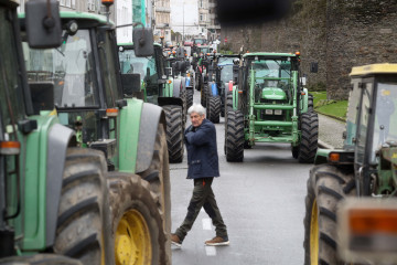 Archivo - Manifestantes  durante una tractorada en contra del acuerdo alcanzado de Mercosur, a 12 de enero de 2026, en Lugo, Galicia (España). Productores de lácteos y carne se movilizan en la serie