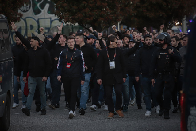 Ambiente previo al partido de ida de los octavos de final de la UEFA Europa League entre el Celta de Vigo y el Olympique de Lyon, en los alrededores del estadio de Balaídos