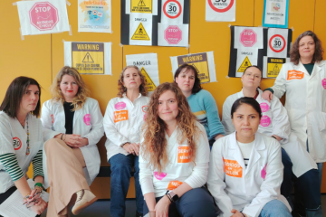 Médicas encerradas en la huelga de O'Mega en el centro de salud Olimpia de Vigo