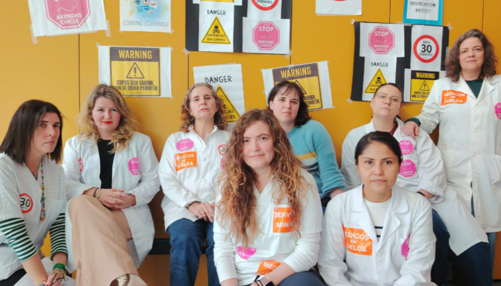 Médicas encerradas en la huelga de O'Mega en el centro de salud Olimpia de Vigo