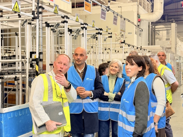 Visita de la conselleira de Economía e Industria, María Jesús Lorenzana, a la empresa Maier Ferroplast en O Porriño (Pontevedra).