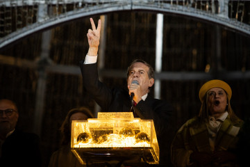 Archivo - El alcalde de Vigo, Abel Caballero, inaugura el alumbrado navideño, en la Porta do Sol, a 15 de noviembre de 2025, en Vigo, Pontevedra, Galicia (España).