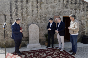 La Xunta cede a San Vicente do Grove una escultura realizada en el CIFP de cantería de Galicia