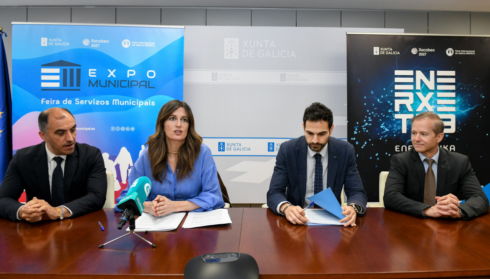 El vicepresidente primero de la Fegamp, Ángel Moldes; la directora xeral de Administración Local, Natalia Prieto; el director xeral de Planificación Enerxética, Pablo Fernández Vila; y el directo